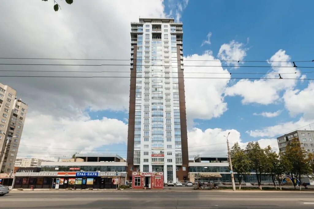 король плаза. король плаза челябинск этапы строительства. король плаза. остановка 8 микрорайон челябинск. король плаза челябинск комсомольский проспект.