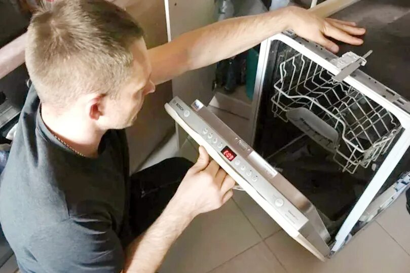 Ремонт посудомоек на дому. Починка посудомоечной машины. мастер по ремонту посудомоечных машин. демонтаж посудомоечной машины. мастер посудомоечных машин.
