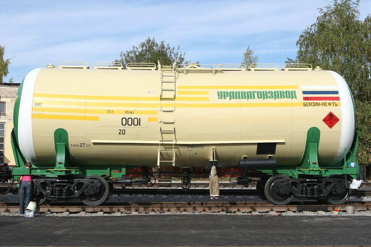 Цистерна с мазутом 65 тон. 8 осная цистерна нефть. Модель 15-1566-06. Опорная плита полуприцепа цистерны. Вагон цистерна нефть.