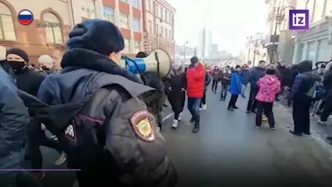 По радио передавали новости