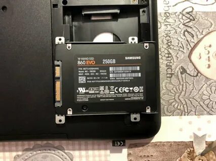 Samsung 860 mz 76e250bw