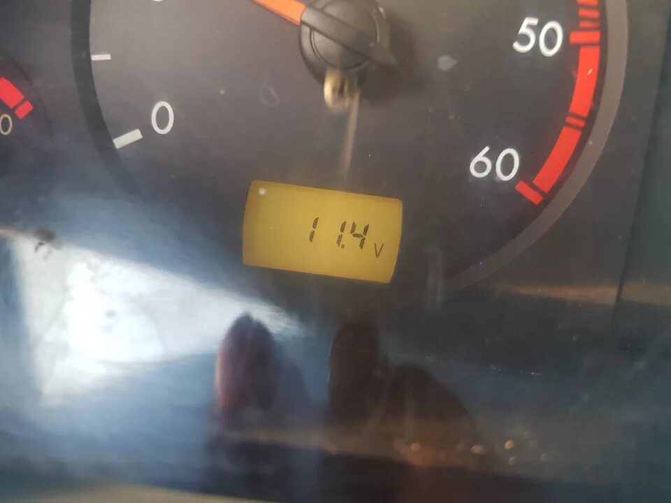 Заряд аккумулятора уаза. 2 акб на уаз. Нет подзарядки аккумулятора уаз 3151. Заряд аккумулятора уаза. Заряд аккумулятора уаза.