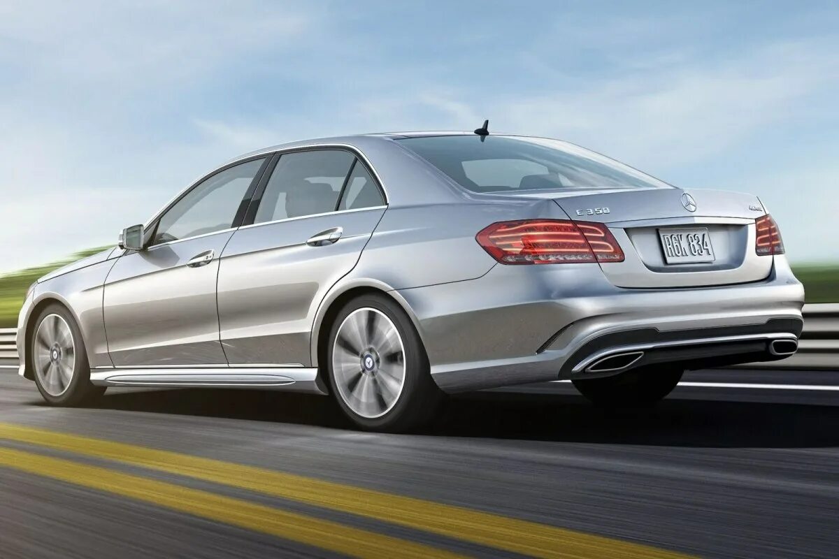 Е класс модели. Mercedes Benz e class. Мерседес-Бенц седан е-class. Мерседес Бенц е класс 2015. Mercedes-Benz e-class 2015.