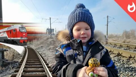 2 мальчика поезда