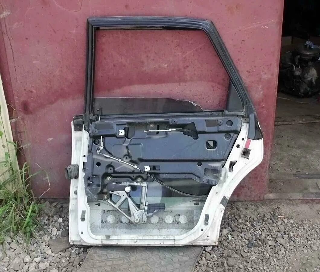 дверь ауди 100 с3. дверь ауди 100 45 кузов. дверные карты ауди 100 с3 допереход. размер на двери brilliance m2. дверная карта ауди 100 45 кузов.