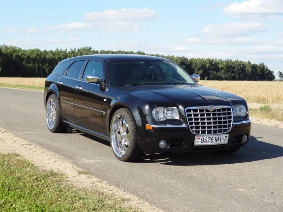 Крайслер 300с универсал. Крайслер 300с. Chrysler 300c 1. Chrysler 300c универсал. 300 СС Крайслер 300с.