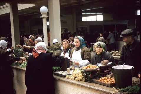 На колхозном рынке продают