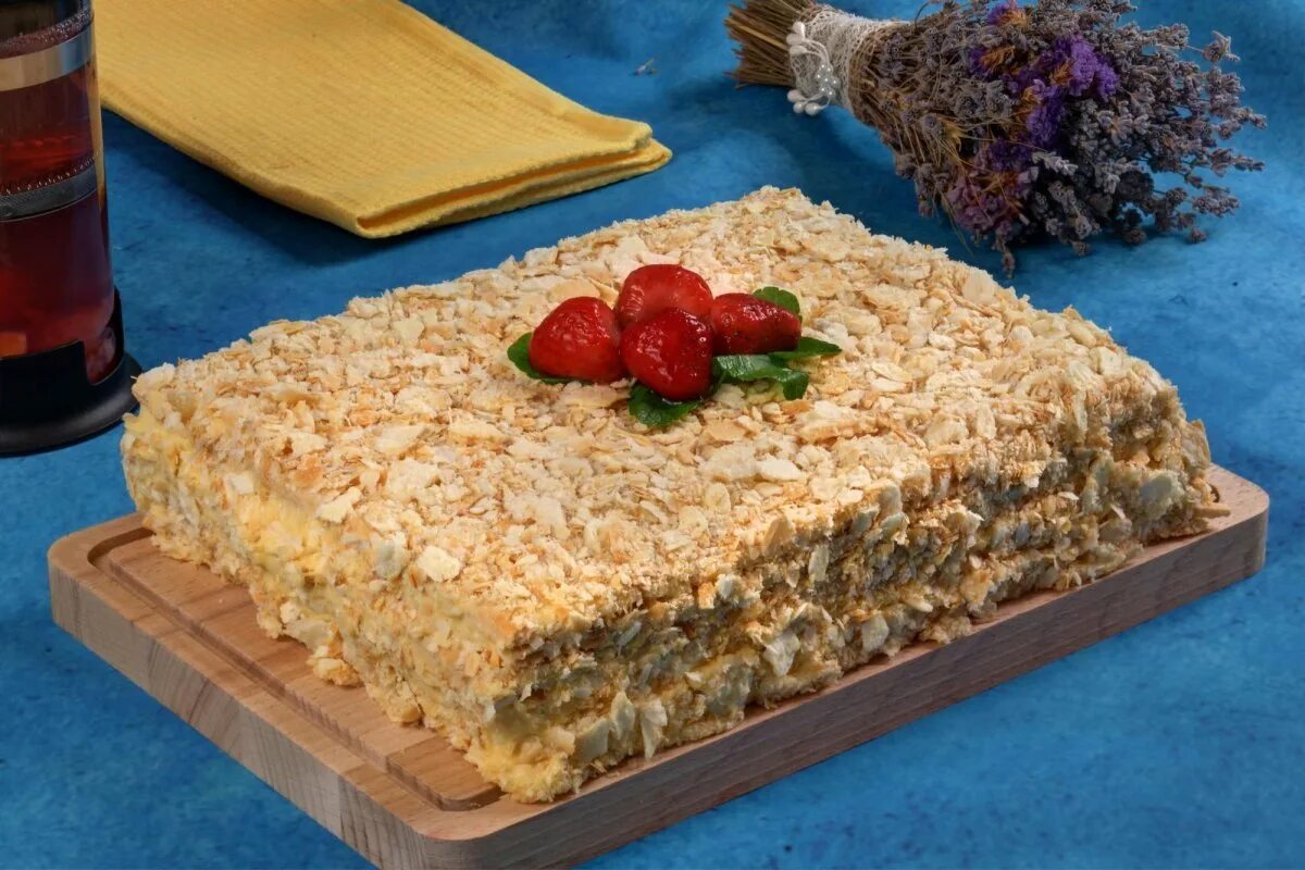 Торт наполеон легко и быстро. Наполеон торт тайерлаш. Торт Наполеон Винервальд. Сыроедческий Наполеон. Bakeville Римский пирог.