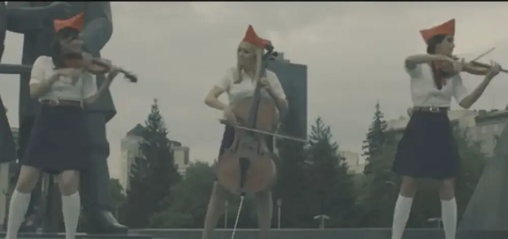 Неба утреннего стяг