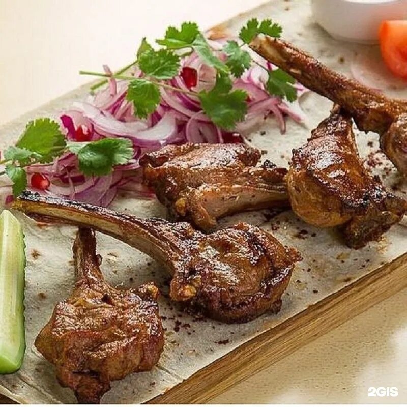 Каре баранины (пистолетики). Каре баранины. Бастурма баранина шашлык. Шашлык из баранины по грузински. Шашлык из ягненка.