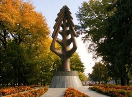 Памятник древо жизни