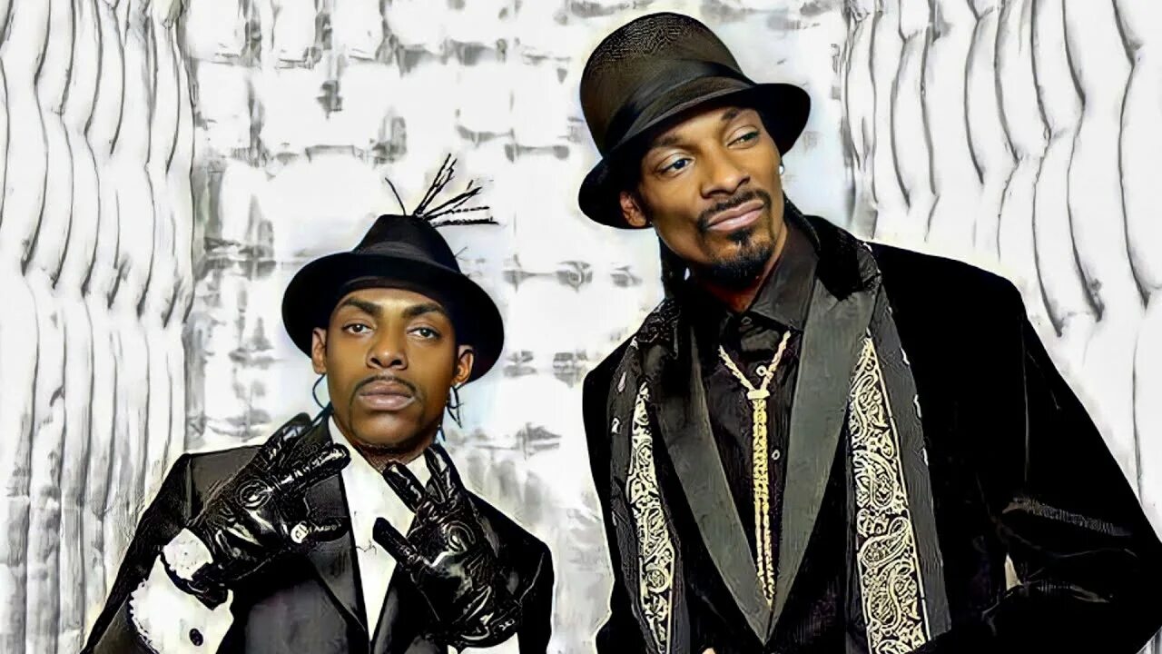 Snoop dogg fly high. Сноп дог с Кулио. Gangsta walk Snoop Dogg. Gangsta walk Кулио. 2pac Snoop Dogg.