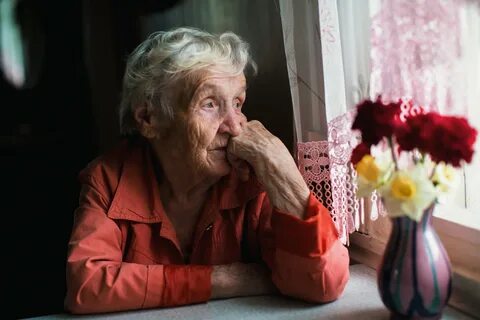 Почему пожилым людям бывает одиноко
