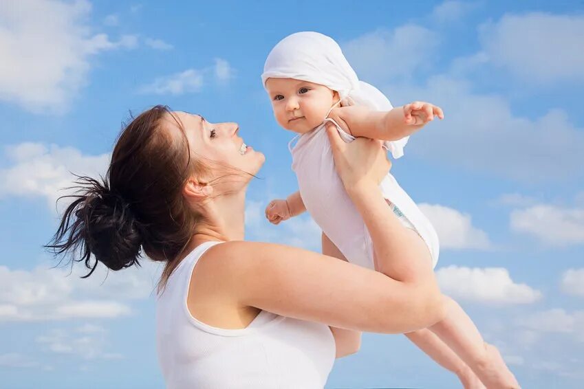 Безусловные рефлексы ориентировочные. Малыш и мама. Счастливая мама с ребенком. Мать с ребенком. Мама и младенец картинки.