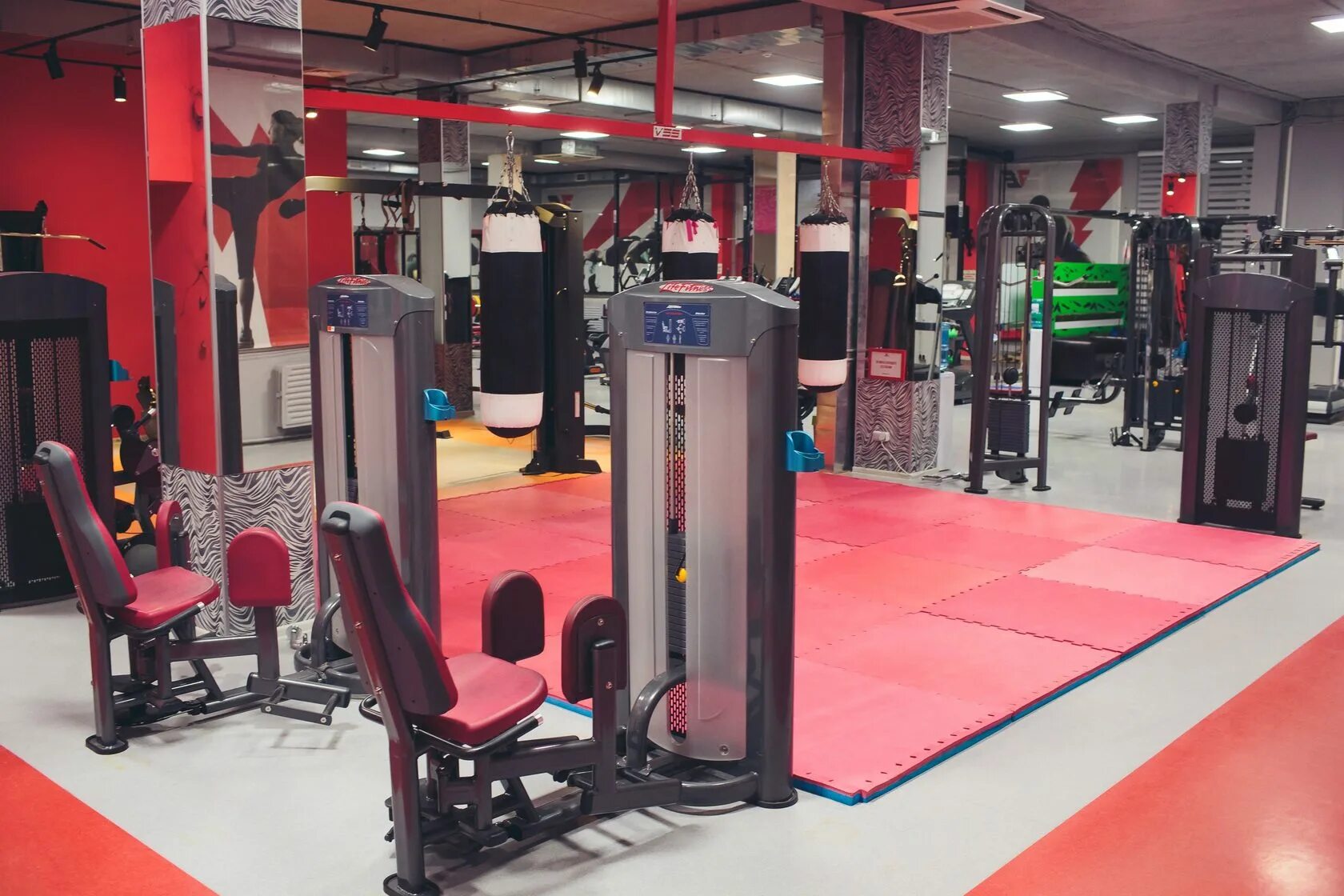 Гум фитнес. B-gym, уфа, айская улица. Спортзал b gym уфа. B gym уфа айская. Bgym уфа.