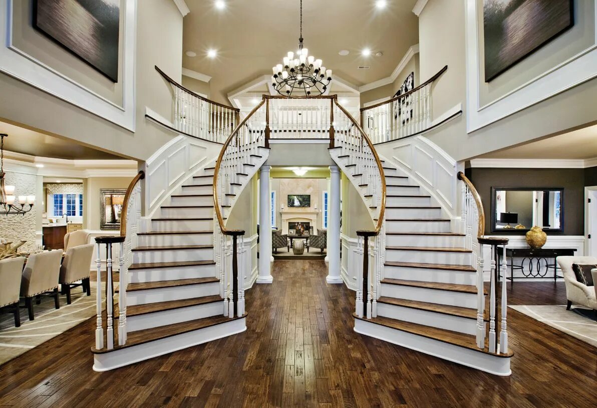 Пройти 2 этаж дом. Лестница в доме. Шикарная лестница. Лестница с двух сторон. Лестница в частном доме.