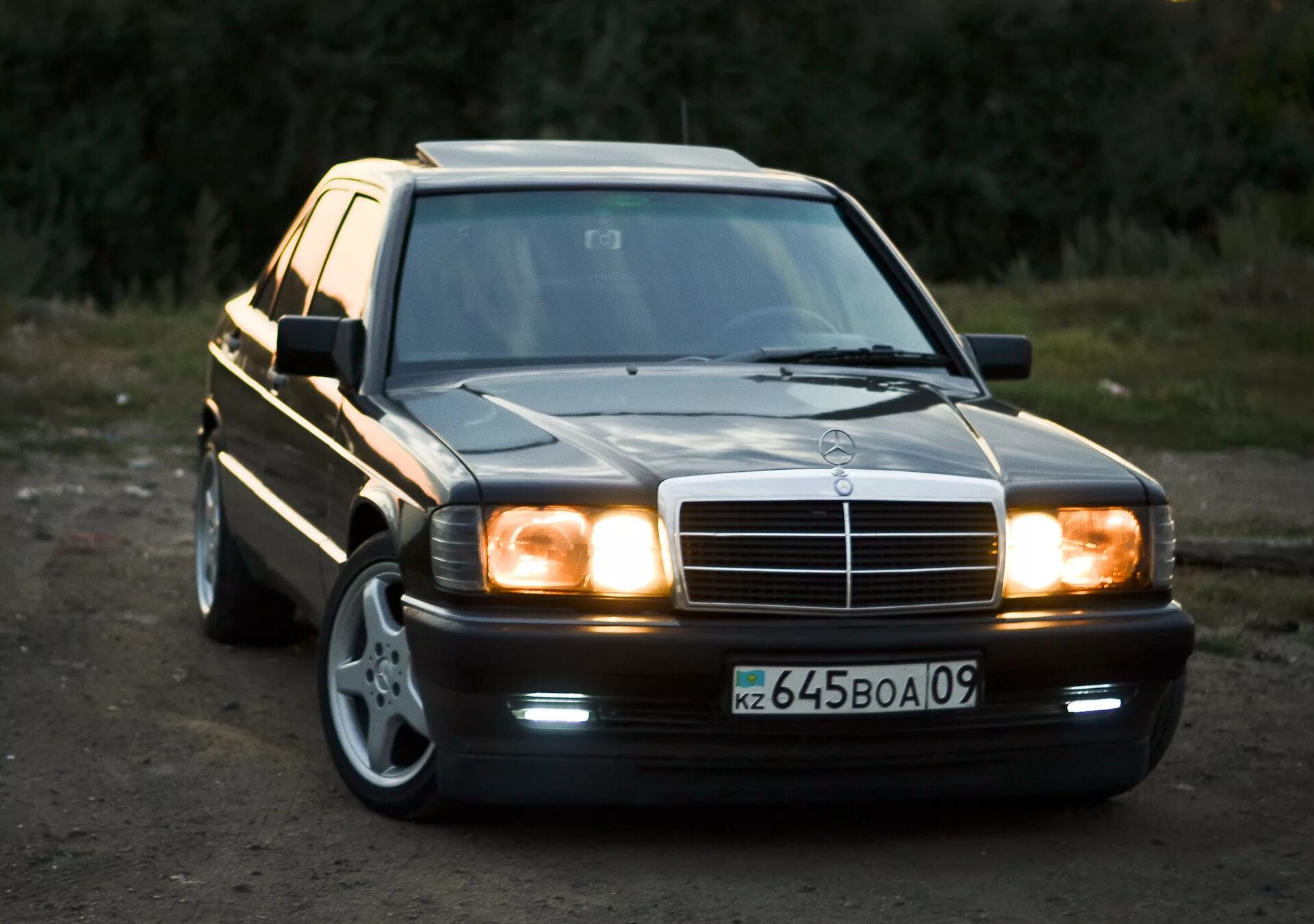 Мерседес 190 w201. Mercedes-Benz 190 (w201) 1989. Мерседес 190 w201 1989. Mercedes Benz w201 190 Black. Мерседес 102 купить