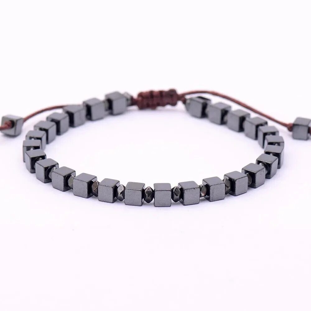 Браслет квадратный камней. Style of jolie ювелирная коллекция. Браслет с зелеными камнями. Браслет квадратный камней. Браслет из квадратных бусин.