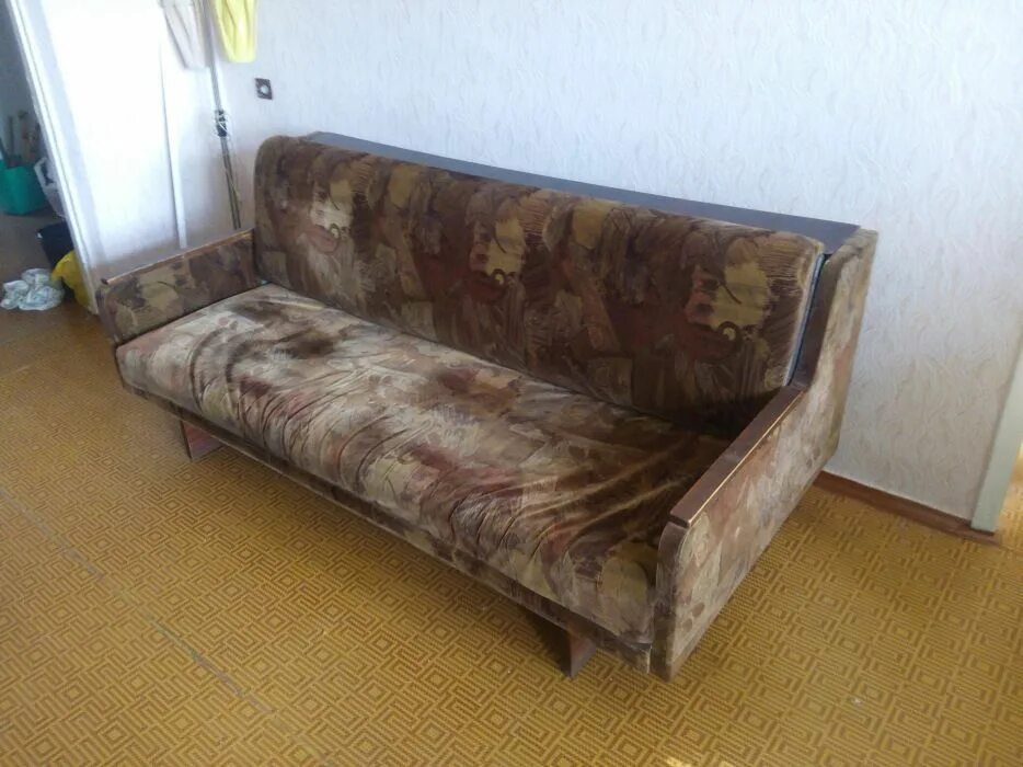 Мебельная барахолка в донецке. Диваны харцызск. Б у макеевка. Б у макеевка. Барахолка диваны днр.