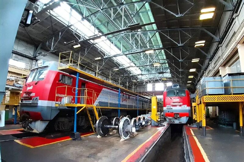 локотех локомотив. ермак электровоз в депо. вагонное депо унеча нвк. локомотивное депо локотех сервис. сервисные локомотивные депо локотех.