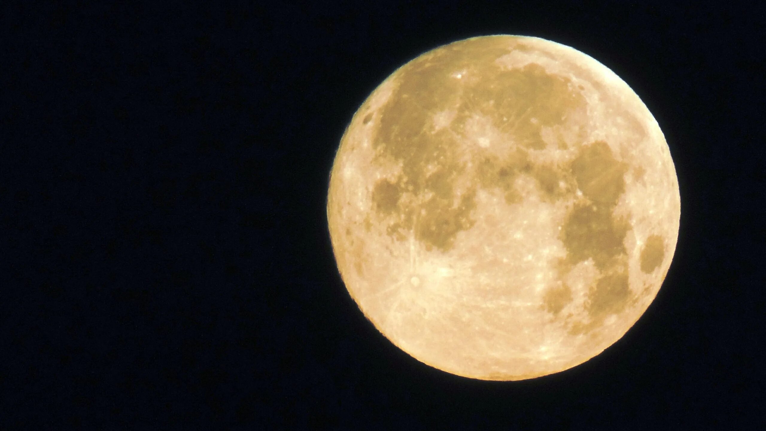 Луна ком полная. Луна. Полная Луна. Огромная Луна. Фото Луны.