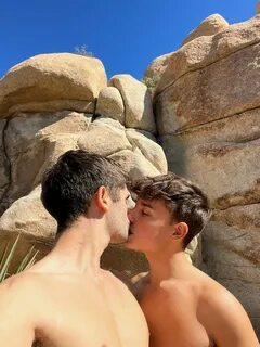 Brokeback Mountain Vibes ⛰ 💦 t.coGGn4nggMOe 