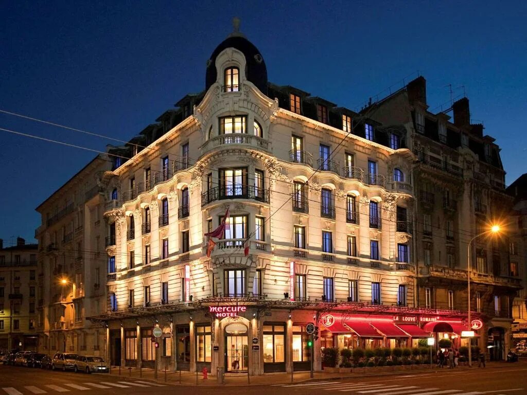 Лиона филь фото. Отель Mercure Lyon Centre Brotteaux. Отель Гранд Лион здание. Гранд Лион отель в Москве. Отель-дьё (Лион).