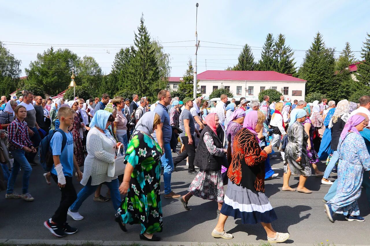 Брянский свежие новости сегодня. Икона Богородицы Свенская в Брянске. Сураж Брянской Крестные ходы. Крестный ход Брянск. Свенская Сельская администрация Брянского района.