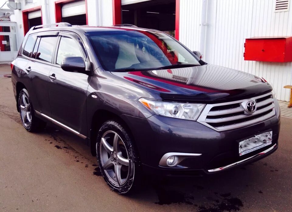 Toyota Highlander xu40. Toyota Highlander 2012. Тойота хайлендер 2012. Тойота хайлендер 40 р 20. Авито хайлендер в россии