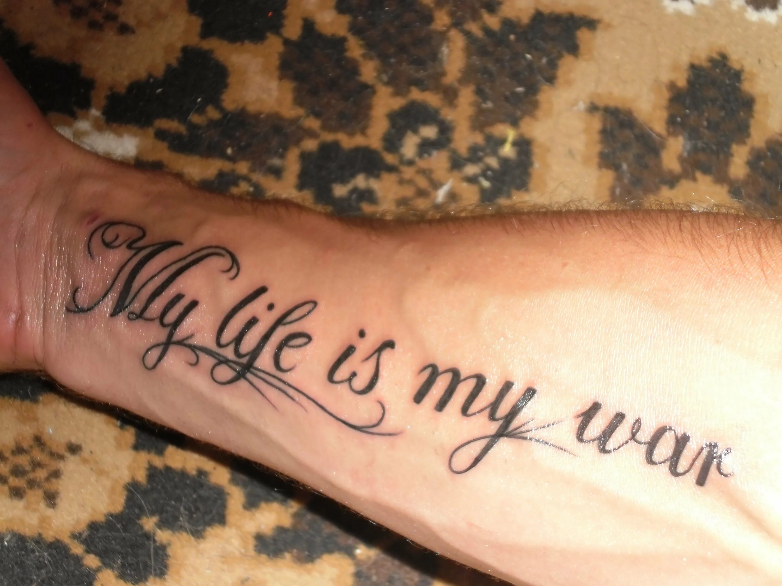 My son my life. Тату надписи. Татуировка надпись на руке. Тату надписи со смыслом. Тату моя жизнь Мои правила.