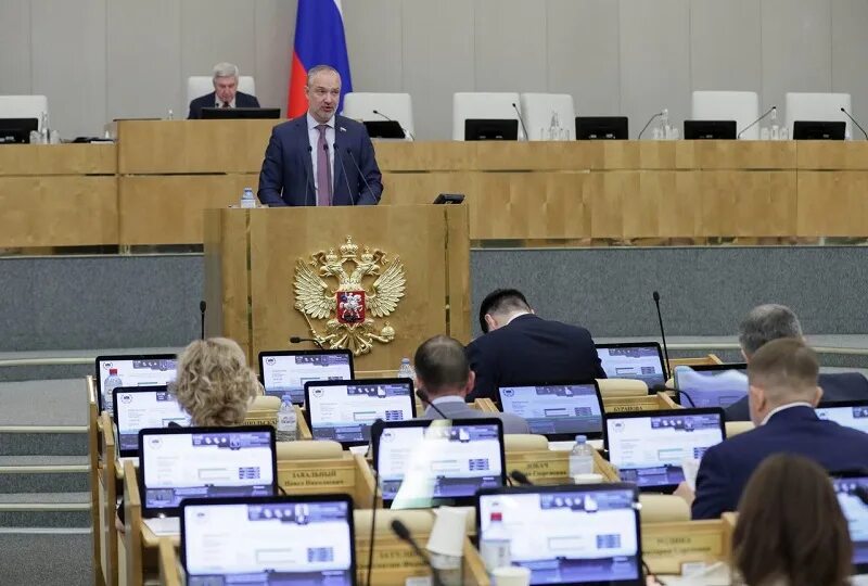 Обсуждение на чтениях законопроекта. Госдума законопроект. Голосование в Госдуме. Госдума голосует. Государственная Дума фото.