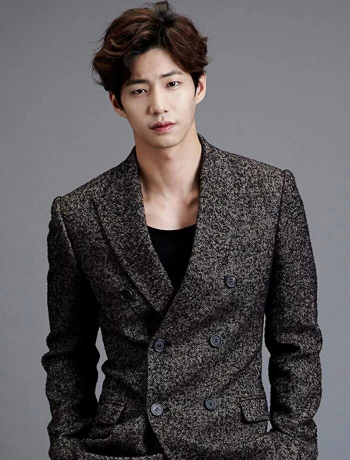 Сон чжэ рим актёр. Девушка джон кука. Ли джон-джэ фото. Доктор ё хан кабинет врача дорама 2019. Ким джон ван певец.