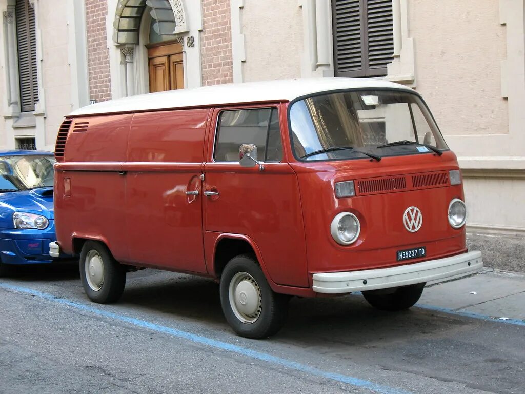 Volkswagen van old. Volkswagen минивэн 1960. Фольксваген минивэн старый. Самые старые минивэны.
