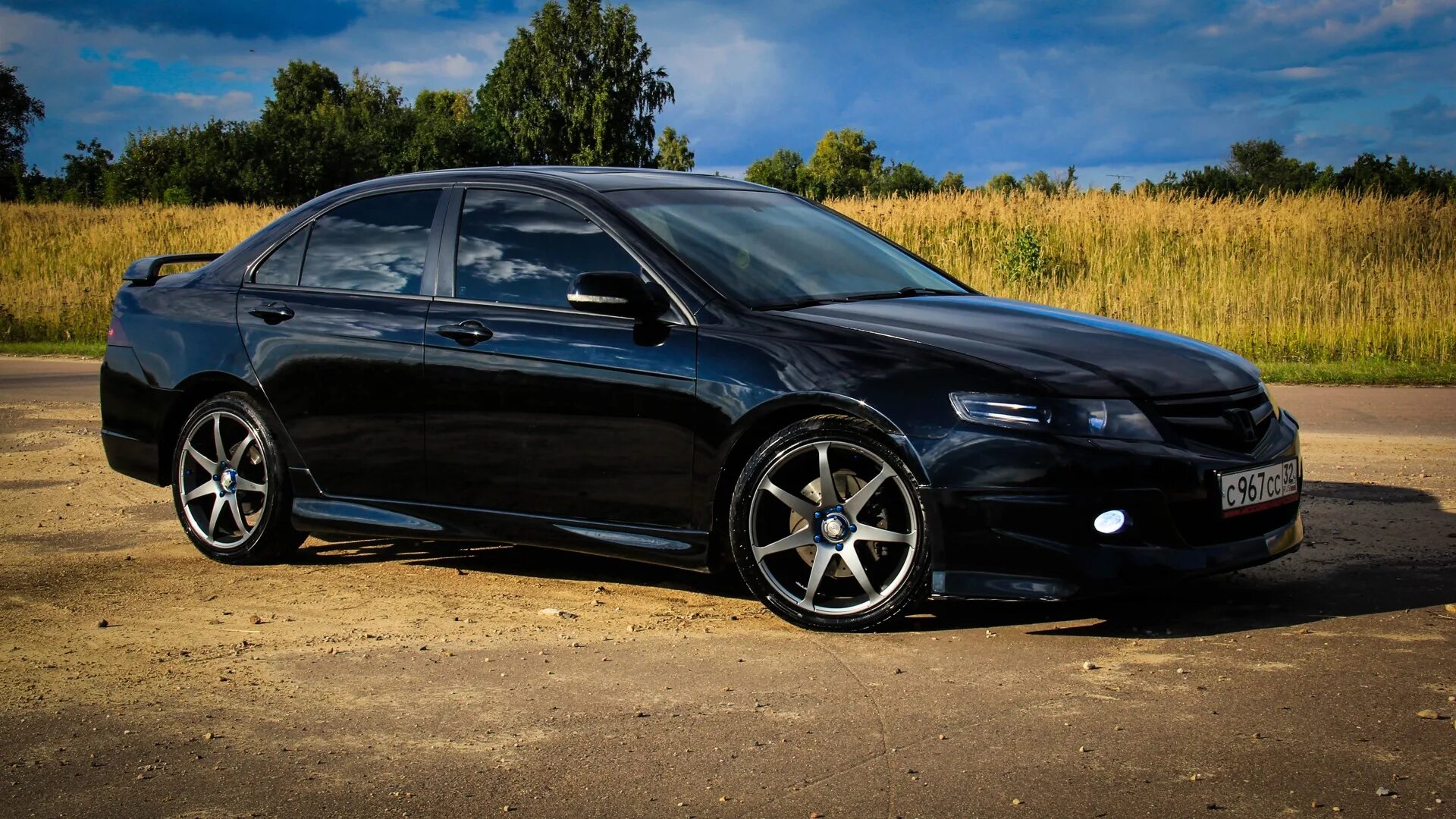 Диски на хонда аккорд 7. Honda accord 7 rays. honda accord 7 r18 8. honda accord 7 диски. rays versus ss7 на хонда аккорд 7.
