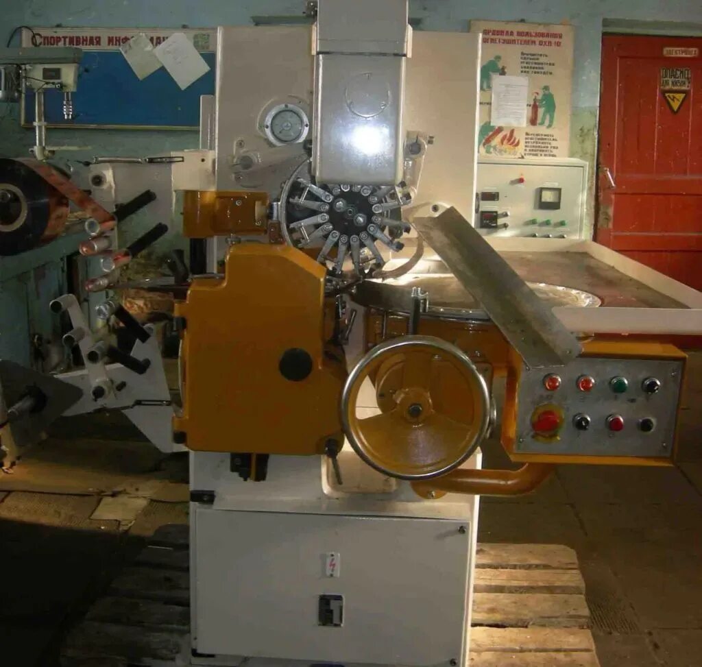 Упаковочная машина khs. Токарный обрабатывающий центр pl25m с чпу fanuc-oit. Pbs labeling machine lm140. Cnc аэрокосмическая промышленность. Мини швейная машинка электрическая.