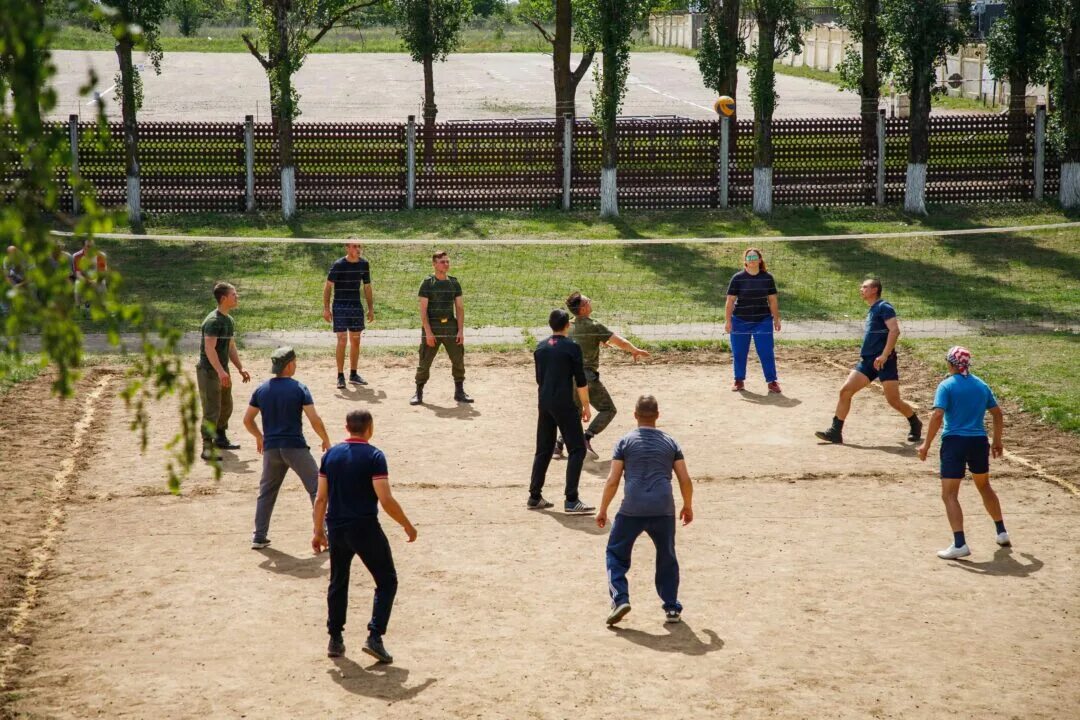 Спортивные праздники в армии. Спортивный праздник в армии. Военно-спортивный праздник. Фото спорт в армии. Военно спортивный праздник ПМР рукоход.