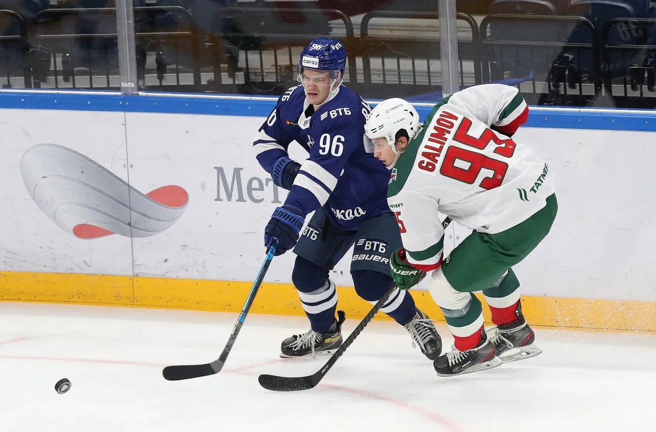 Ак барс динамо матч сегодня. Ак барс казань динамо москва. ак барс - динамо мск. хоккей. кхл. «динамо» (минск)-«ак барс». динамо хоккей.