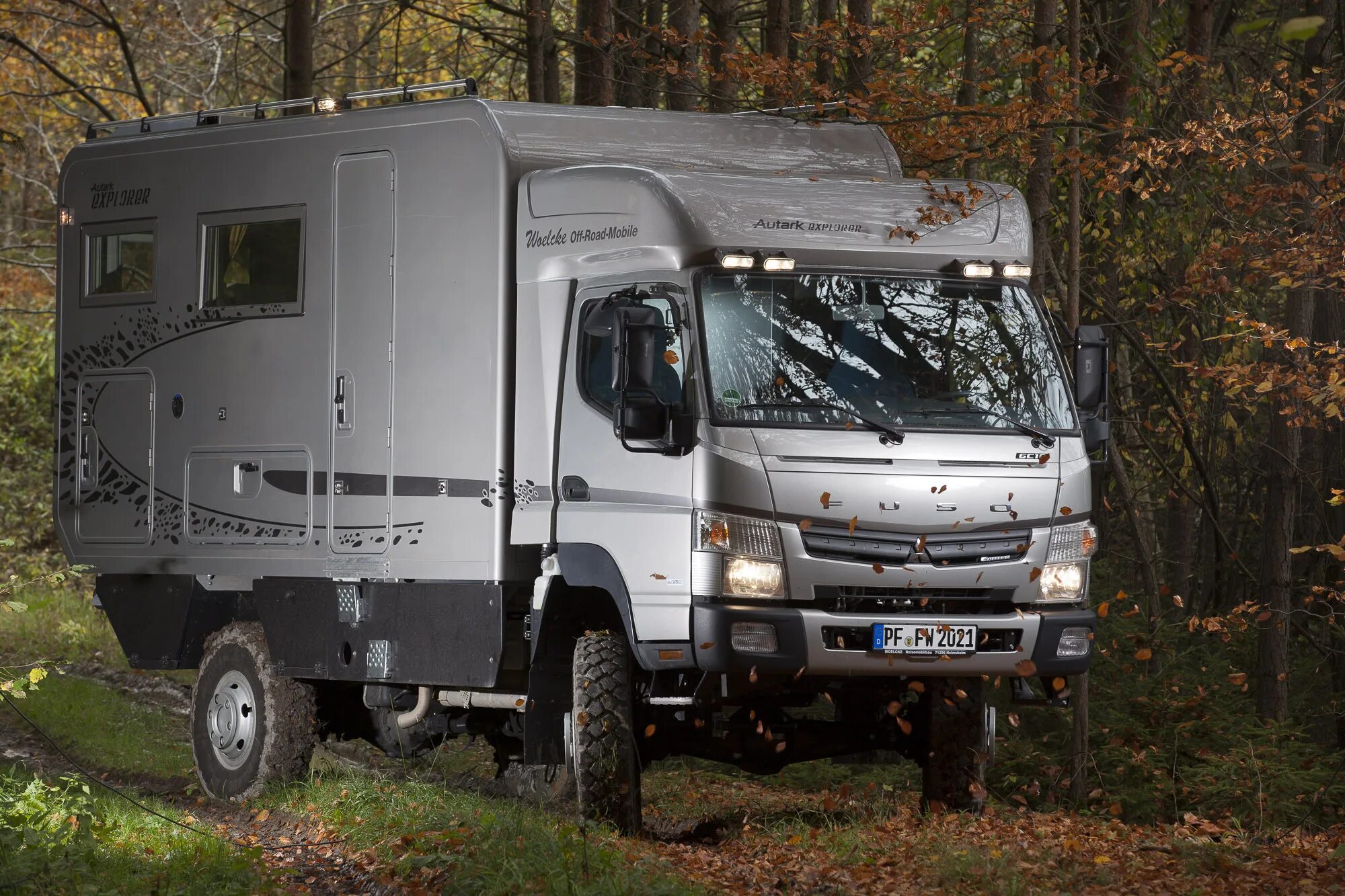 Кабина кантер купить. Mitsubishi Fuso Canter 4х4. Мицубиси Фусо Кантер 4х4. Автодом Мицубиси Кантер 4 на 4. Автодом Mitsubishi Canter 4wd.