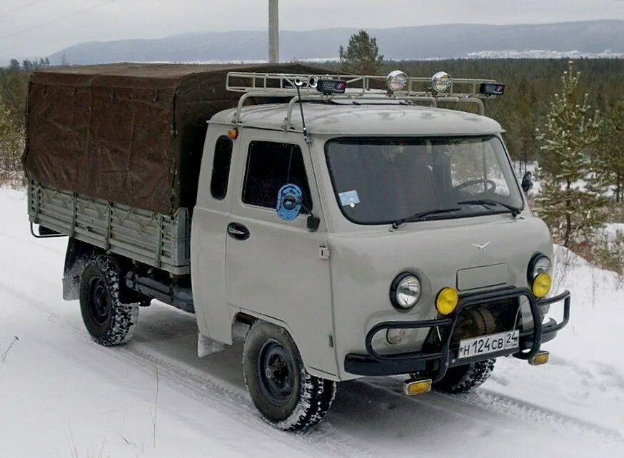 Уаз 39095 бортовой. Уаз бортовой со спальником. Уаз 39095 со спальником. Уаз со спальником. Удлиненный "головастик" уаз-39095 cargo.