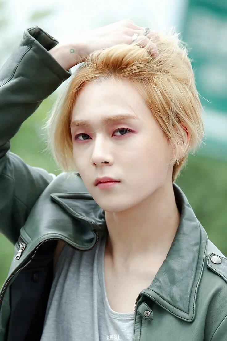 Dawn kpop и джесси. Ким хё чжон идон. Dawn dawndididawn. Ким хё чжон пентагон. Dawn kpop 2022.