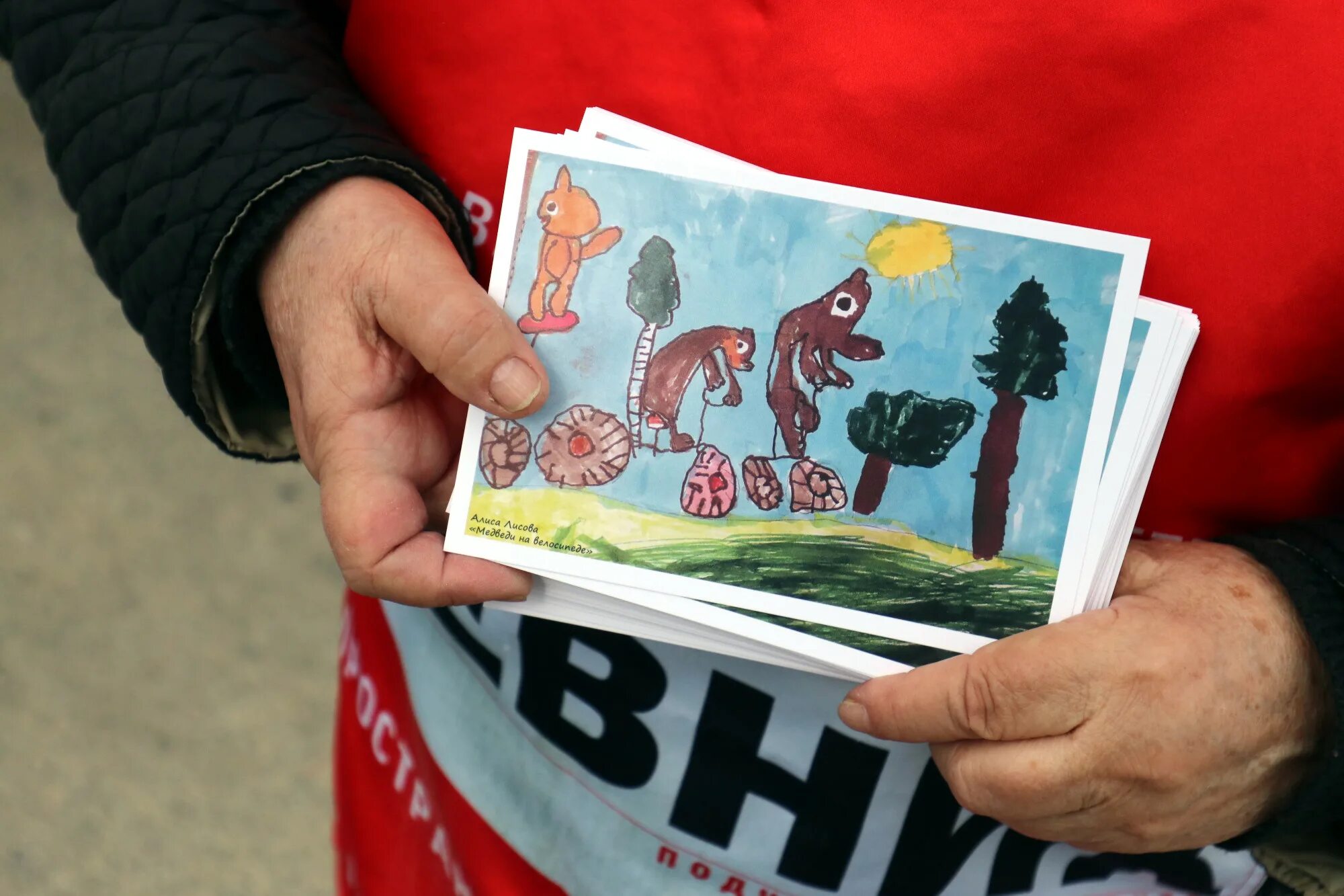 Выставка на дворцовой площади сегодня. Книжная ярмарка 2025 на дворцовой. книжный салон 2025. книжный салон на дворцовой 2025. книжная ярмарка спб 2025.