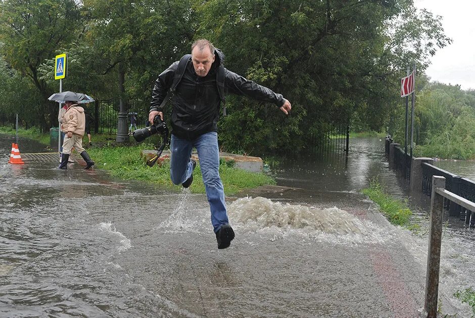 Сильный дождь. Дождь в москве. 07. Последствия ливневых дождей. Усиление ветра.