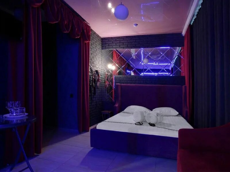 отель подушкин воронеж. отель подушкин воронеж. подушкин отель воронеж фото. подушкин красная комната. отель подушкин воронеж.