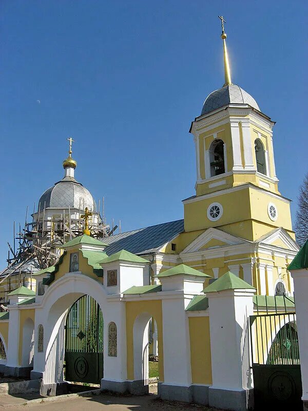 Прогноз в дмитровске. Храм Дмитрия Солунского Дмитровск. Дмитровск Орловский храм Дмитрия Солунского. Церковь Дмитрия Солунского Дмитровск Орловская область. Церковь великомученика Дмитрия Солунского (Дмитровск).