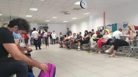 Россиянка родила ребенка в аэропорту турции