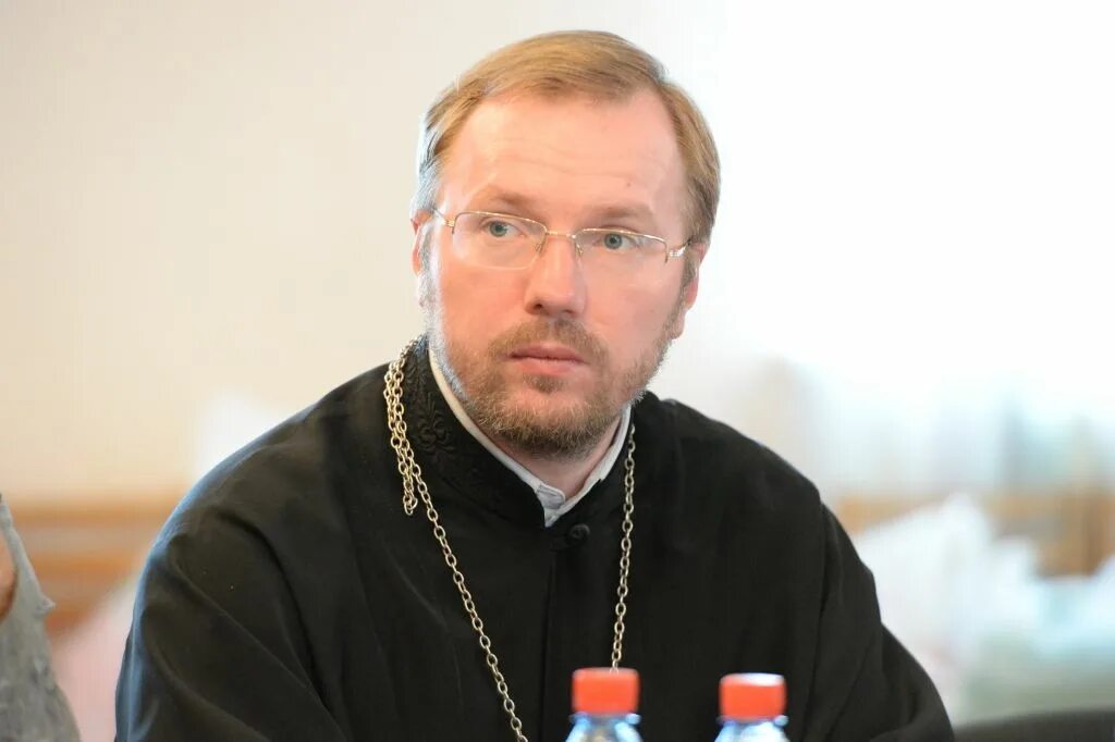 Отец олег ютуб блоггер. Протоиерей олег тэор. Олег артëмов священник. Чурсин олег юрьевич хабаровск. Даниил торопов священник.