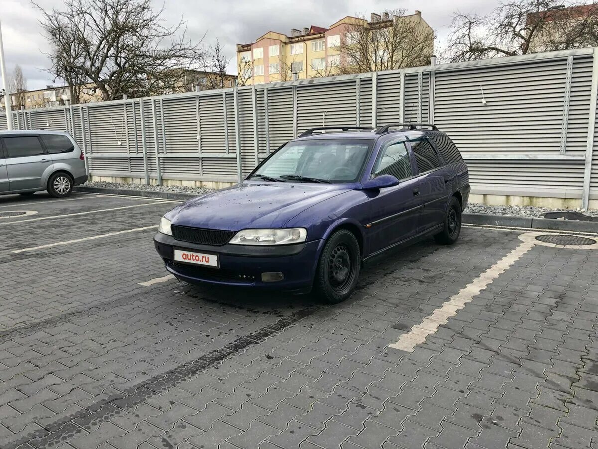 Опель вектра б 1997 год. Опель Вектра универсал 1997. Opel Vectra b универсал синий. Вектра б универсал синий. Vectra b синяя.