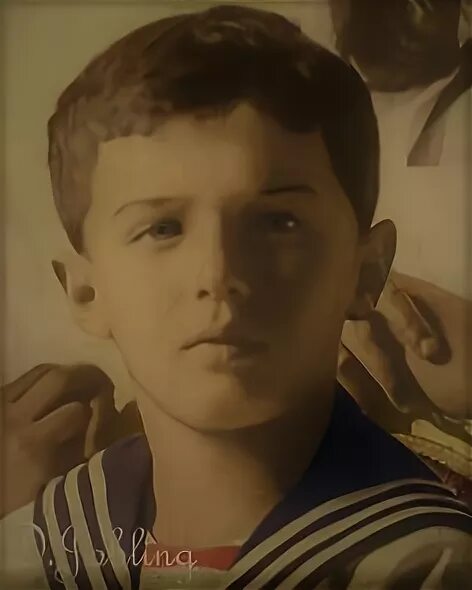 Партийный бонза, вор и трансвестит. 80 клонов русского царевича