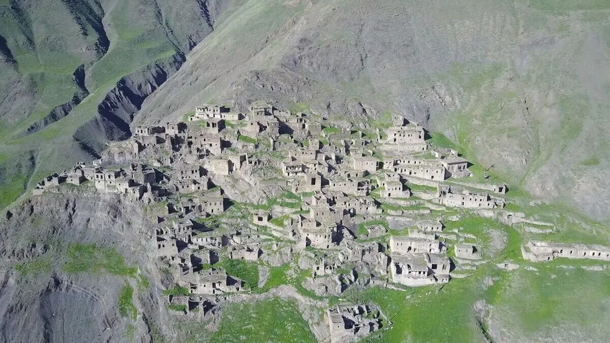 Умолк аул где. Ухул ахтынский район. село ухул дагестан. селение ухул ахтынского района. аул ухул.