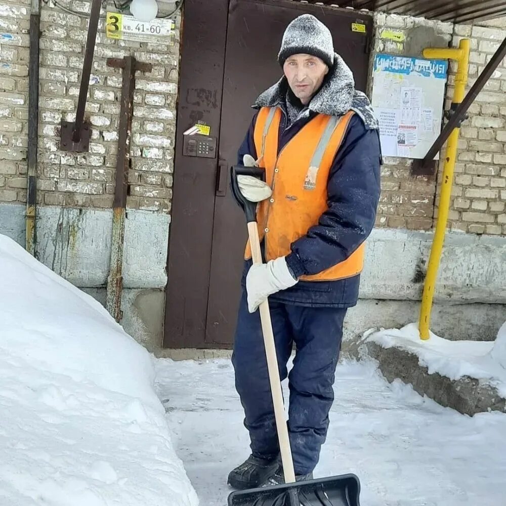 Уфимский дворник Юра фотосессия. Стильный дворник.